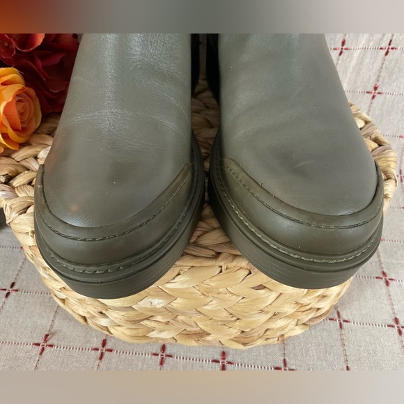 ☘️HP☘️ Franco Sarto “Karrie” Army Green Leather Combat Ankle Boots 9 Thick Sole - Picture 5 of 10